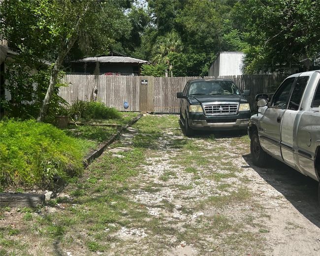 5511 State Highway 579, House other with 2 bedrooms, 1 bathrooms and null parking in SEFFNER FL | Image 4