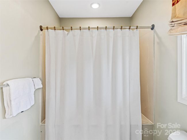 66 Country Club Village Drive, Condo with 3 bedrooms, 3 bathrooms and null parking in Lake Toxaway NC | Image 20