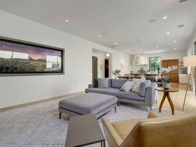 1003 E 14 Th St, House other with 3 bedrooms, 3 bathrooms and 2 parking in Austin TX | Image 5