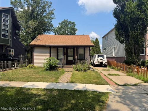 947 Bennaville Ave, Birmingham, MI, 48009-1782 | Card Image