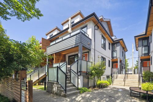 2729 Ward St, Vancouver, BC, V5R4S7 | Card Image