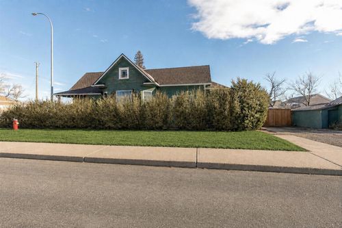 2424 4 Ave, Fort Macleod, AB, T0L | Card Image