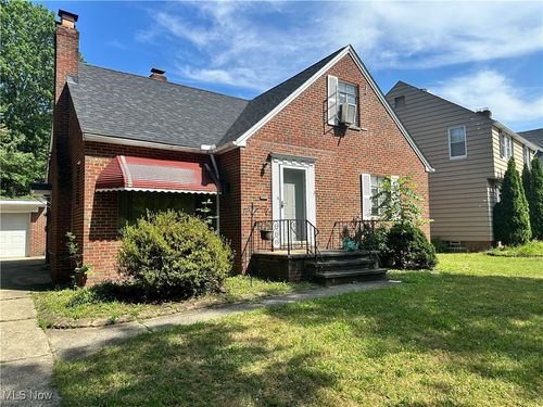 991 Pennfield Rd, Cleveland Heights, OH, 44121-1408 | Card Image