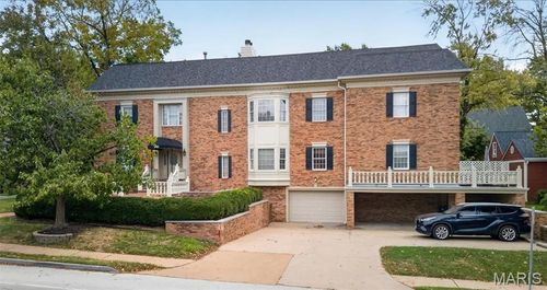 b-210 N Taylor Avenue, Kirkwood, MO, 63122 | Card Image