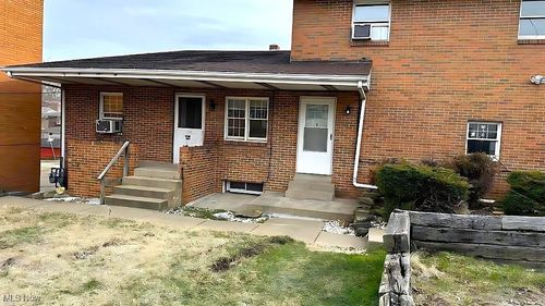 106 Columbus Way, Weirton, WV, 26062-2000 | Card Image