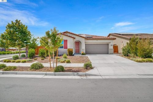 15455 15455 Folktale Way, Lathrop, CA, 95330 | Card Image