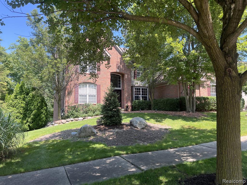 Plantation Dr, Commerce Township, MI 48382