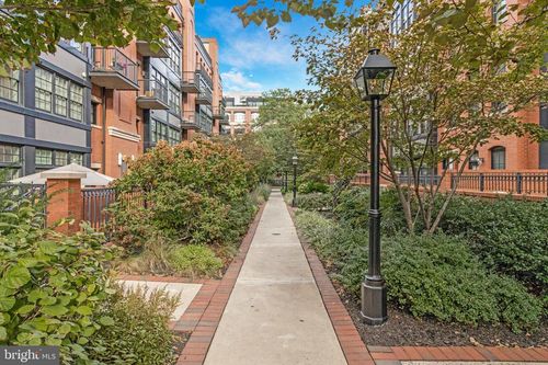 211-1610 N Queen St, ARLINGTON, VA, 22209-2814 | Card Image