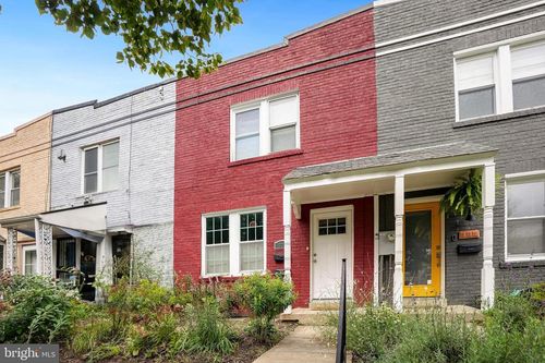 330 20th St Ne, WASHINGTON, DC, 20002-6709 | Card Image