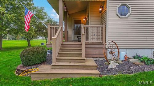 108 Breezy Ln, Vandalia, MO, 63382-2722 | Card Image