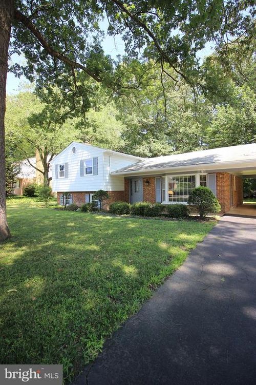 2391 Cedar Ln, Vienna, VA, 22180-5210 | Card Image