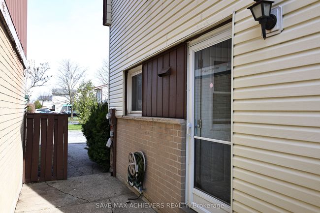 3 Gold Finch Crt, House other with 3 bedrooms, 2 bathrooms and 2 parking in Brampton ON | Image 6