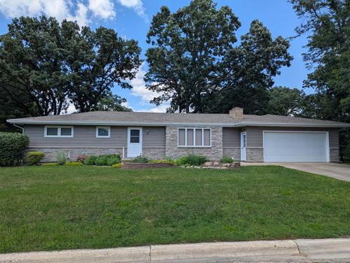 417 Ridge Rd, Albert Lea, MN, 56007-1446 | Card Image