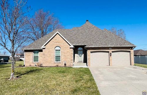 1109 Roanoke St, Seneca, KS, 66538-2118 | Card Image