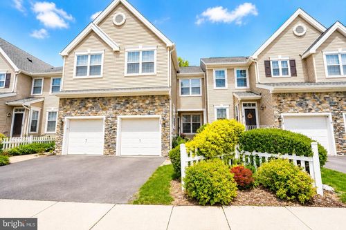 704 Dahlia Cir, Dayton, NJ, 08810-1464 | Card Image