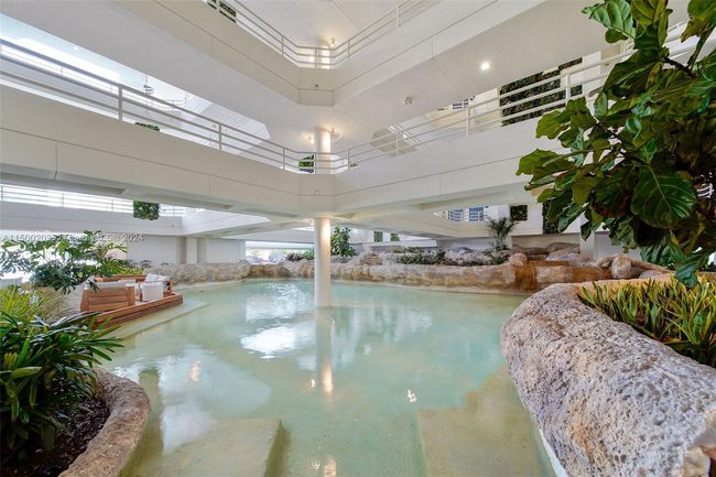 APT-402 - 555 Ne 34 Th St, Condo with 2 bedrooms, 2 bathrooms and null parking in Miami FL | Image 37