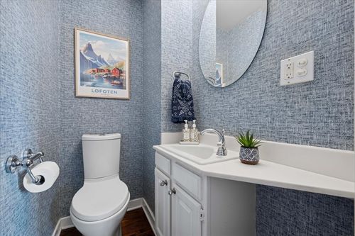 2740 Asbury Ave, Evanston, IL, 60201-1642 | Card Image