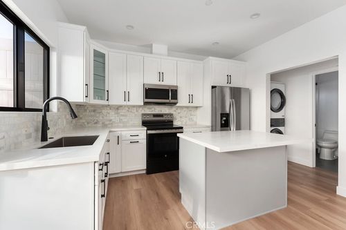 19952 Archwood St, Winnetka, CA, 91306-4319 | Card Image