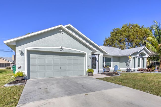 3582 Sw Margela St, House other with 3 bedrooms, 3 bathrooms and null parking in Port St Lucie FL | Image 5