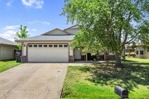 24922 Heartwood Dr, Claremore, OK, 74019-0848 | Card Image