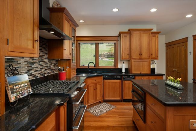 250 Petes Way, House other with 3 bedrooms, 3 bathrooms and null parking in Gallatin Gateway MT | Image 17
