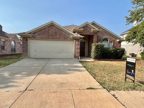 875 Shoal Creek Dr, Arlington, TX, 76001-8308 | Card Image