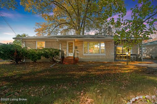 4930 Fielding Way, Louisville, KY, 40216-2563 | Card Image