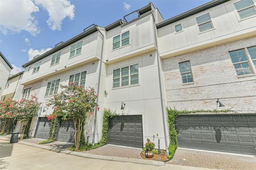 4041 Leeland St, Houston, TX, 77023-3011 | Card Image