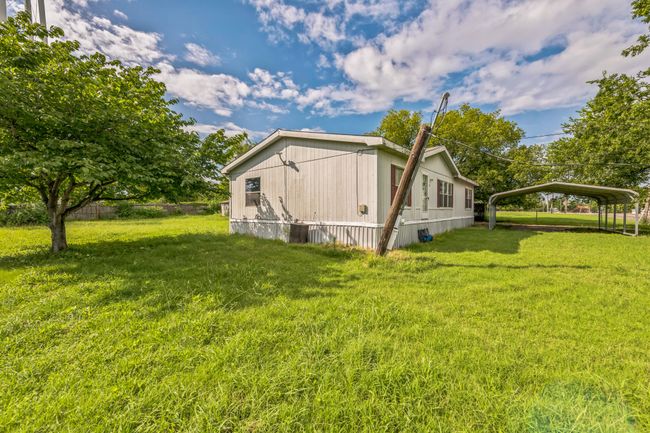 110 N 2 Nd St, House other with 3 bedrooms, 2 bathrooms and null parking in Mount Calm TX | Image 4