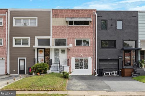 2033 Valley View Dr, FOLCROFT, PA, 19032-1513 | Card Image