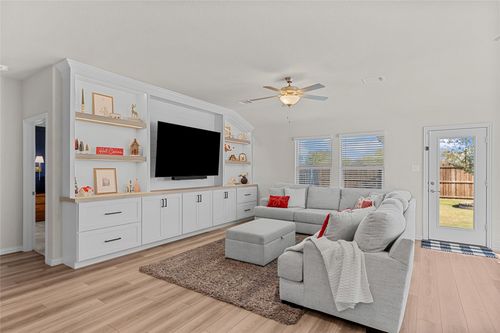 10644 Tonkala Dr, Fort Worth, TX, 76179-1082 | Card Image