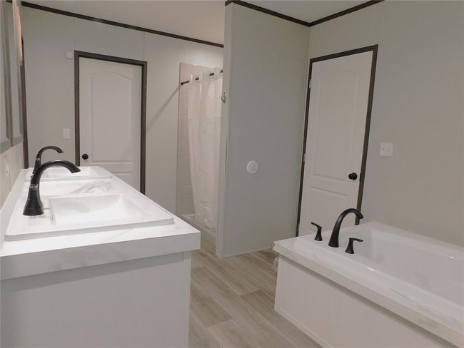 1305 Boyd Rd, Home with 3 bedrooms, 2 bathrooms and 2 parking in Bronson TX | Image 11
