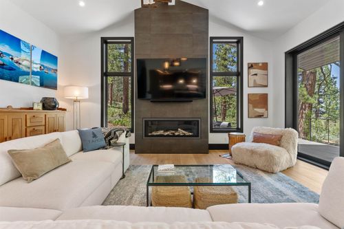 13321 Snowshoe Thompson, Truckee, CA, 96161-5201 | Card Image
