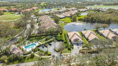 7038 Four Seasons Circle, House other with 2 bedrooms, 2 bathrooms and null parking in Lakewood Ranch FL | Image 2