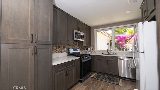 7 Satinwood Way, House other with 2 bedrooms, 2 bathrooms and 2 parking in Irvine CA | Image 9
