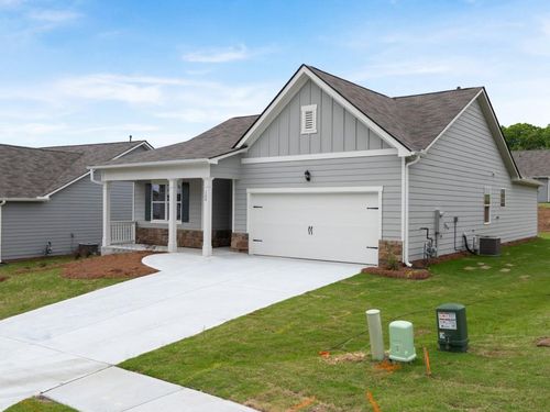 126 Majestic Oak Cir, Dallas, GA, 30132-3365 | Card Image