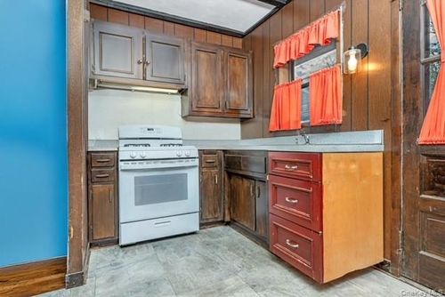 84 Bay Ave, Oyster Bay, NY, 11771 | Card Image