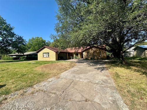 2621 Washington St, Commerce, TX, 75428-3839 | Card Image