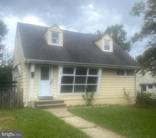 5115 72nd Ave, HYATTSVILLE, MD, 20784-1613 | Card Image