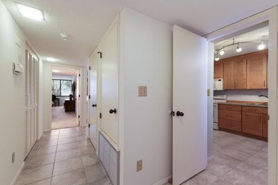 806 - 806 Bayport Way, Condo with 2 bedrooms, 2 bathrooms and null parking in Longboat Key FL | Image 3