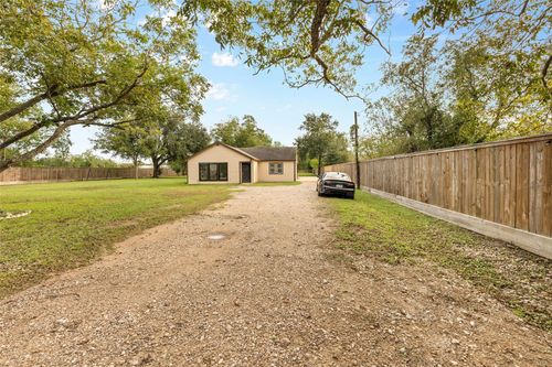 1022 Brooks Ave, Rosenberg, TX, 77471-4914 | Card Image
