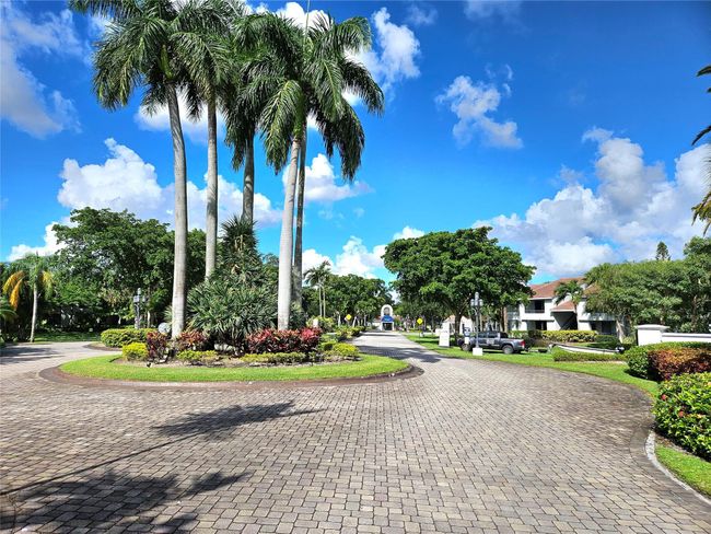ENTRANCE TO COCO PARC | Image 29