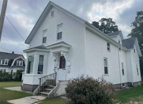 77 Allen Ave, Riverside, RI, 02915-3250 | Card Image