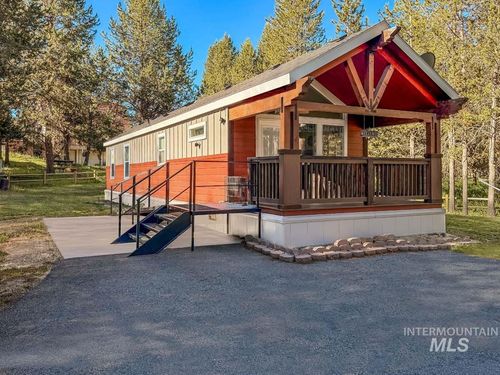 22 Miners Ct, Cascade, ID, 83611-5204 | Card Image