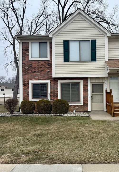 17423 Utica Oaks Ln, Roseville, MI, 48066-7734 | Card Image