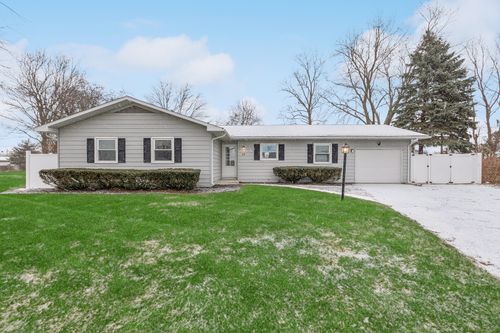 69 Oakwood Drive, Pontiac, IL, 61764 | Card Image