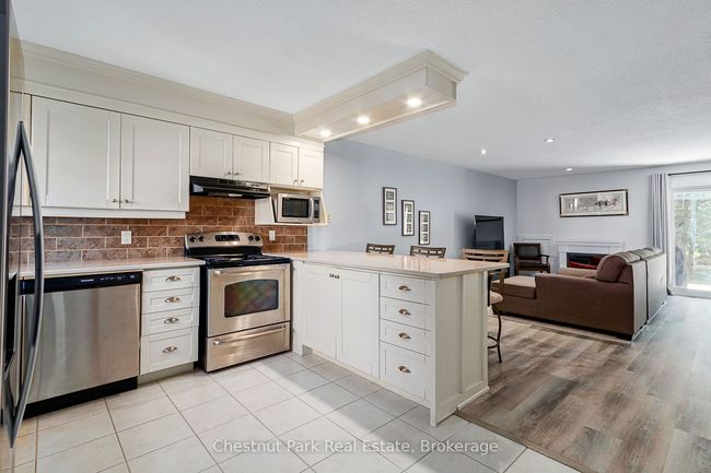 522 Oxbow Cres, Condo with 3 bedrooms, 2 bathrooms and 1 parking in Collingwood ON | Image 7