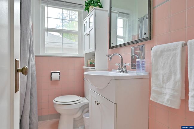 1511 D St Ne, House other with 5 bedrooms, 3 bathrooms and null parking in Salem OR | Image 21