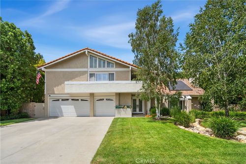 19523 Ballinger St, Northridge, CA, 91324 | Card Image