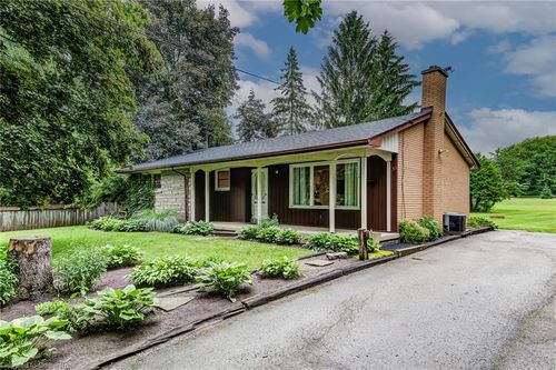 33 Golf Course Rd, Conestogo, ON, N0B1N0 | Card Image